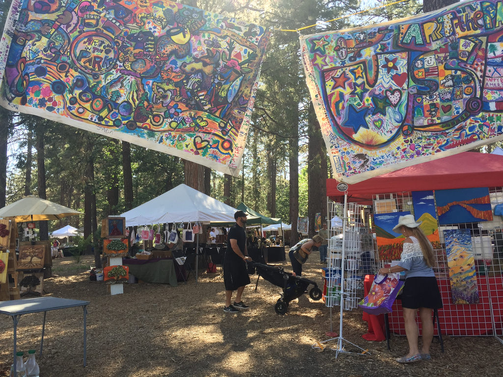 Art Fair in the woods - living in jacksonville FL is full of gorgeous markets like this