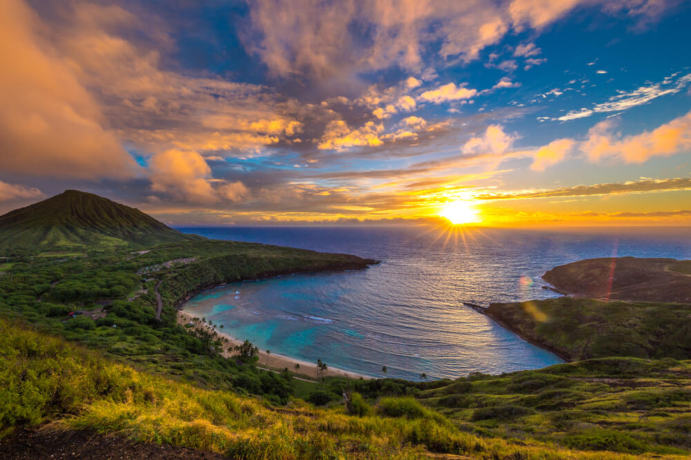 Oahu Bay Hawaii - one of the best states with outdoor activities 